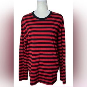 Hot Topics long Sleeve T-Shirt